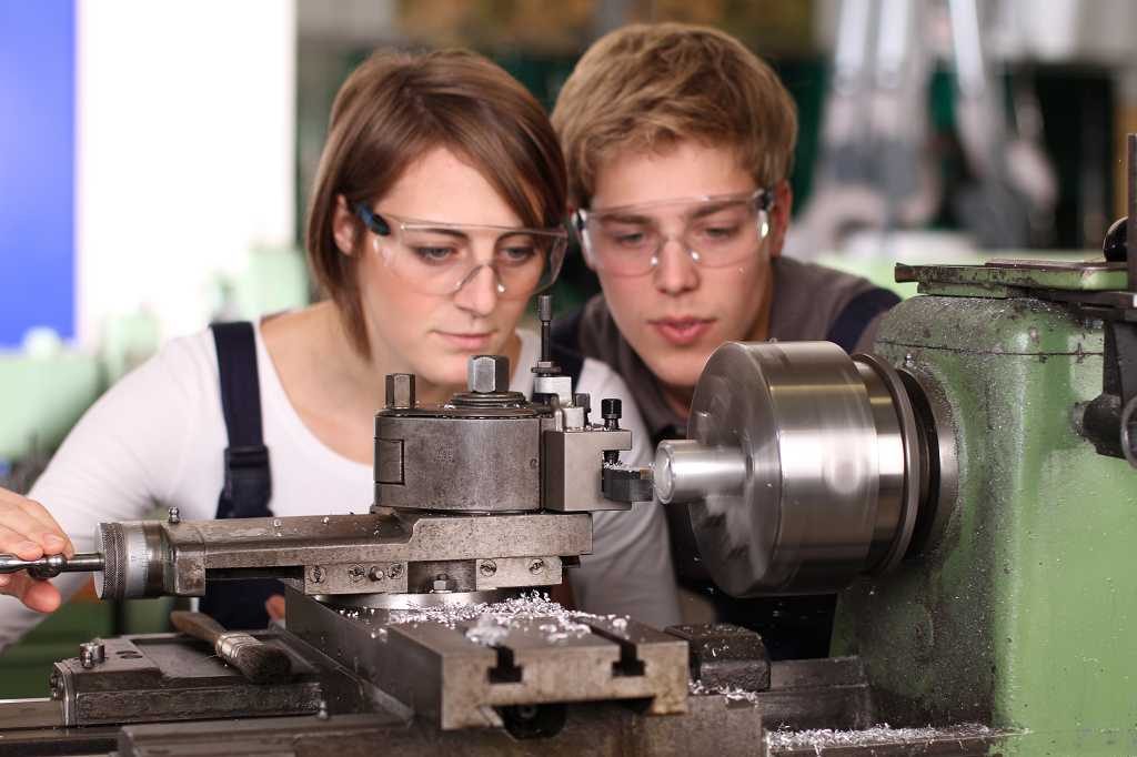 Lehrlinge-Untersuchung-Betriebsmedizin-Arztpraxis-Freitag-Allgemeinmedizin-Arbeitsmedizin