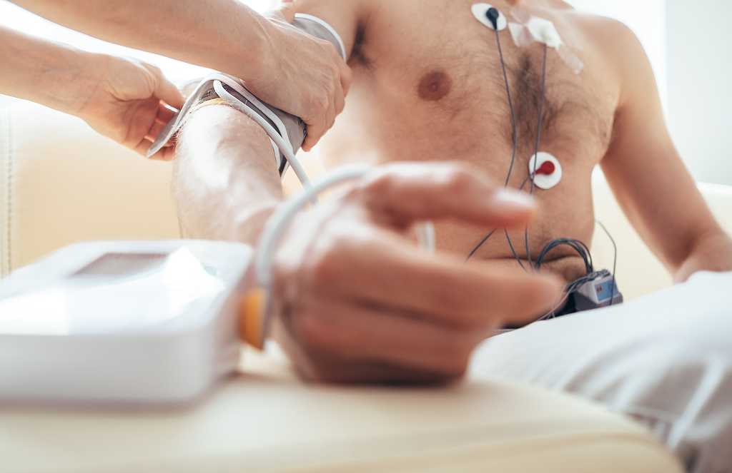 Arztpraxis-Freitag-Allgemeinmedizin-Arbeitsmedizin-Blutdruckeinstellung-Blutdruckmessung-Langzeitblutdruckmessung